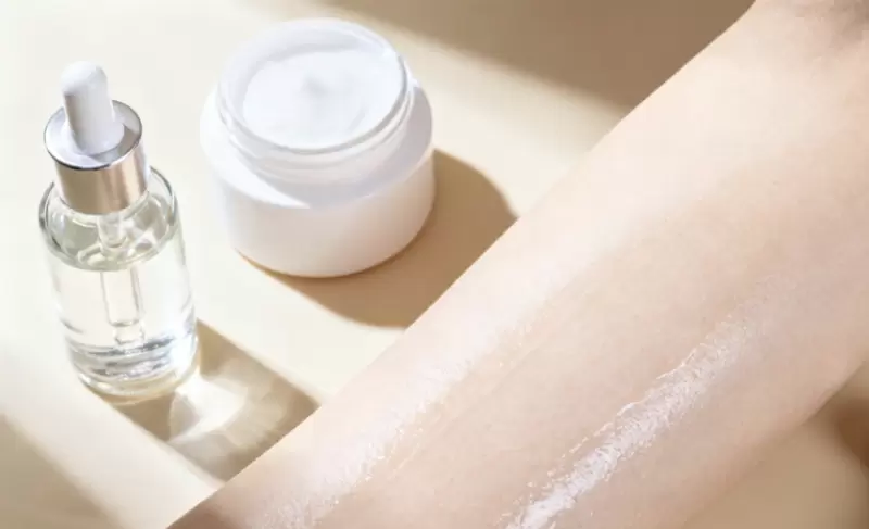 นิโคตินาไมด์ในเครื่องสำอาง: ขับเคลื่อนยุคใหม่แห่งการดูแลผิวเพื่ออายุที่ยืนยาวอย่างมีคุณภาพ