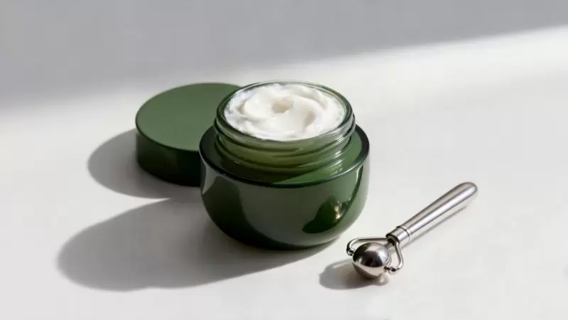 ปรับปรุงสภาพผิว &middot; Viablife Ceramide ช่วยปรับสีผิวให้สม่ำเสมอและเพิ่มความกระจ่างใสให้กับผิวหน้า